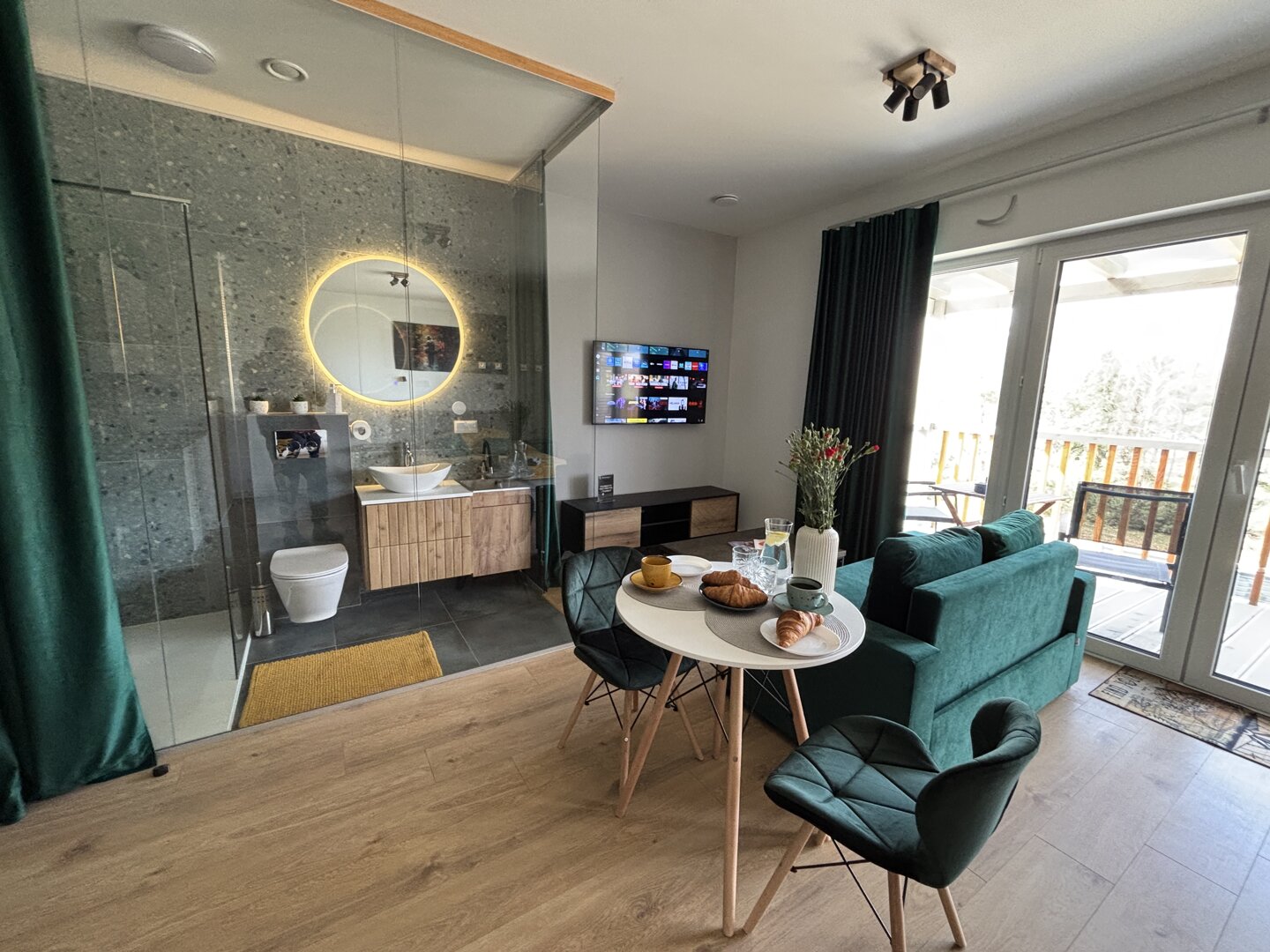 Apartament Studio z tarasem #8 ( widok na jezioro )